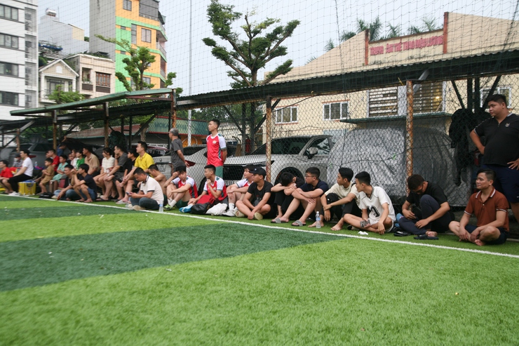 Trao Cúp Vô địch Giải Bóng đá và Giải Nhất kéo co Đại hội thể dục thể thao phường Kiến Hưng lần thứ nhất năm 2025- Ảnh 3.