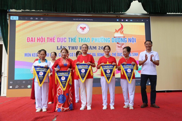 Khởi tranh 4 giải thể thao chào mừng thành công Đại hội đại biểu Đảng bộ Thành phố Hà Nội lần thứ XVIII- Ảnh 3.