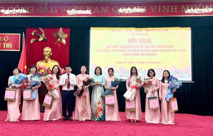 XÃ THANH TRÌ GẶP MẶT NỮ CÁN BỘ, VIÊN CHỨC, NGƯỜI LAO ĐỘNG NHÂN NGÀY 20/10: KHẲNG ĐỊNH VAI TRÒ NGƯỜI PHỤ NỮ TRONG HỆ THỐNG CHÍNH TRỊ- Ảnh 6.