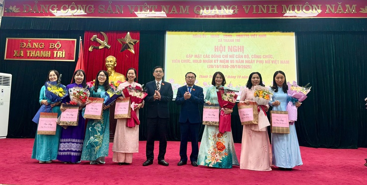 XÃ THANH TRÌ GẶP MẶT NỮ CÁN BỘ, VIÊN CHỨC, NGƯỜI LAO ĐỘNG NHÂN NGÀY 20/10: KHẲNG ĐỊNH VAI TRÒ NGƯỜI PHỤ NỮ TRONG HỆ THỐNG CHÍNH TRỊ- Ảnh 5.