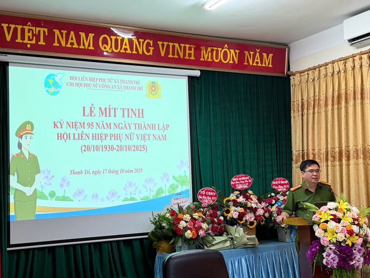 Chi Hội Phụ nữ Công an xã Thanh Trì: Phát huy truyền thống anh hùng, bản lĩnh của Phụ nữ Công an nhân dân- Ảnh 1.