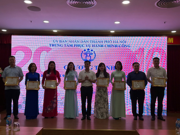 Trung tâm Phục vụ hành chính công Hà Nội tổ chức Lễ kỷ niệm Ngày Phụ nữ Việt Nam 20/10 và phát động quyên góp ủng hộ đồng bào vùng bị ảnh hưởng lũ- Ảnh 2.
