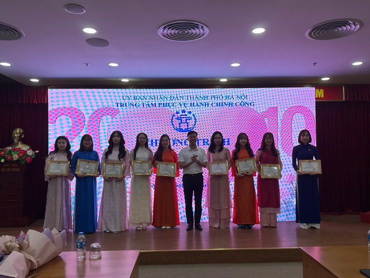Trung tâm Phục vụ hành chính công Hà Nội tổ chức Lễ kỷ niệm Ngày Phụ nữ Việt Nam 20/10 và phát động quyên góp ủng hộ đồng bào vùng bị ảnh hưởng lũ- Ảnh 3.