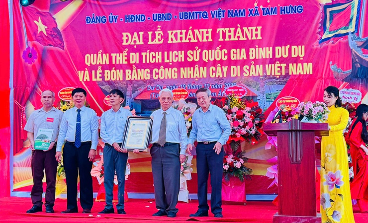 THÔN DƯ DỤ TỔ CHỨC TRANG TRỌNG LỄ KHÁNH THÀNH ĐÌNH LÀNG VÀ ĐÓN NHẬN BẰNG CÔNG NHẬN CÂY DI SẢN VIỆT NAM- Ảnh 7.