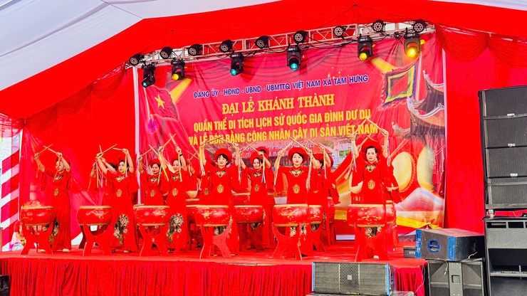 THÔN DƯ DỤ TỔ CHỨC TRANG TRỌNG LỄ KHÁNH THÀNH ĐÌNH LÀNG VÀ ĐÓN NHẬN BẰNG CÔNG NHẬN CÂY DI SẢN VIỆT NAM- Ảnh 9.