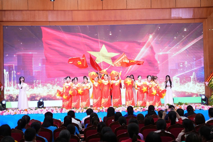 Đại hội Công đoàn xã Vân Đình lần thứ I, nhiệm kỳ 2025–2030: “Đoàn kết – Dân chủ – Kỷ cương – Đổi mới – Phát triển”- Ảnh 9.