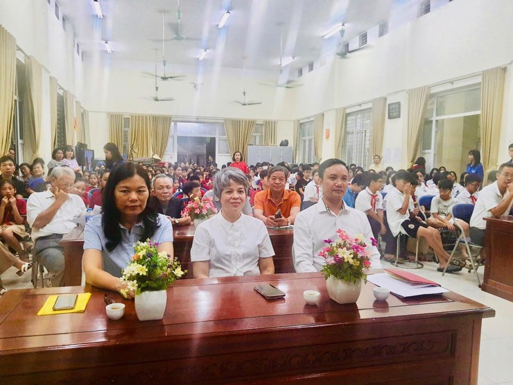 Chi hội Khuyến học Phú Vinh Tuyên dương học sinh, sinh viên xuất sắc năm học 2024 - 2025- Ảnh 3.