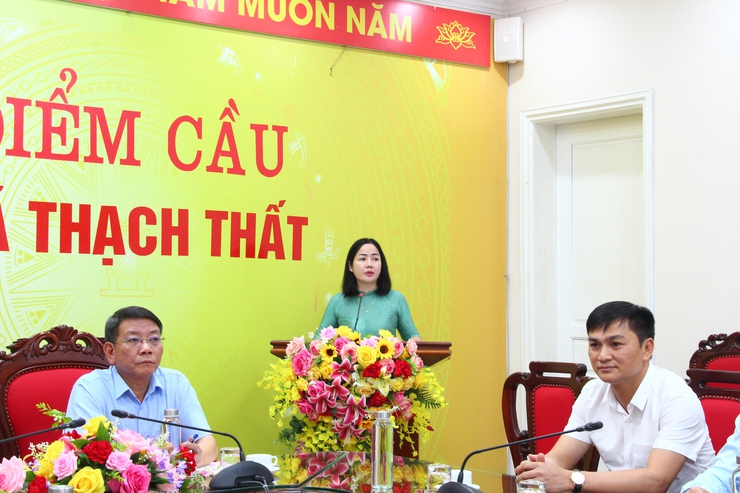 Xã Thạch Thất trao quyết định cho cán bộ, công chức, viên chức nghỉ hưu, nghỉ hưởng chế độ theo Nghị định số 178/2024/NĐ-CP.- Ảnh 10.