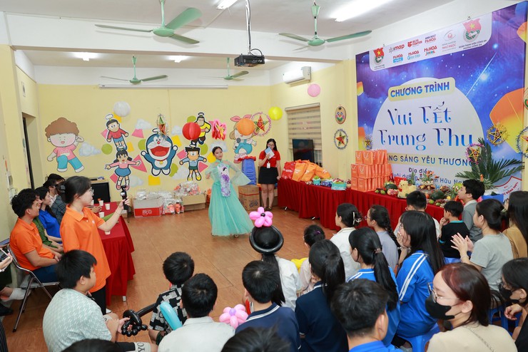 Trung thu ý nghĩa cùng các em thanh thiếu nhi tại Nhà nuôi dưỡng trẻ em Hữu nghị Đống Đa- Ảnh 8.