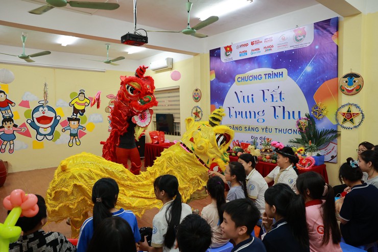 Trung thu ý nghĩa cùng các em thanh thiếu nhi tại Nhà nuôi dưỡng trẻ em Hữu nghị Đống Đa- Ảnh 11.