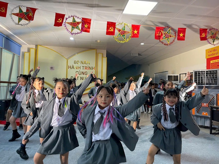 Sơ khảo cuộc thi tài năng thiếu nhi phường Việt Hưng 2025- Ảnh 6.