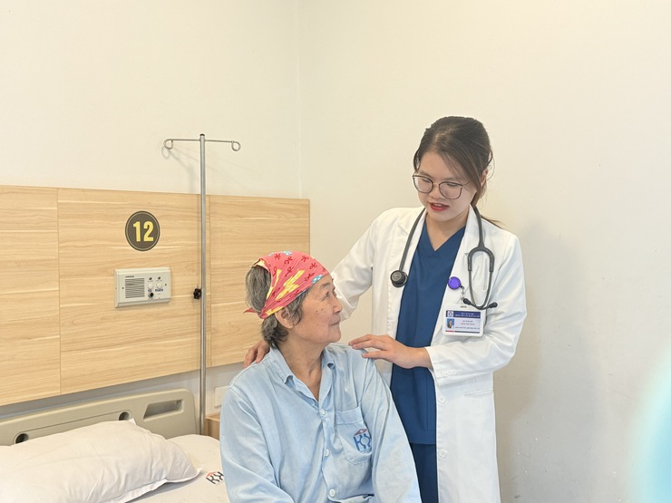 Bác sĩ Nịnh Thị Thảo – Niềm tự hào trẻ của Bệnh viện Ung Bướu Hà Nội- Ảnh 2.
