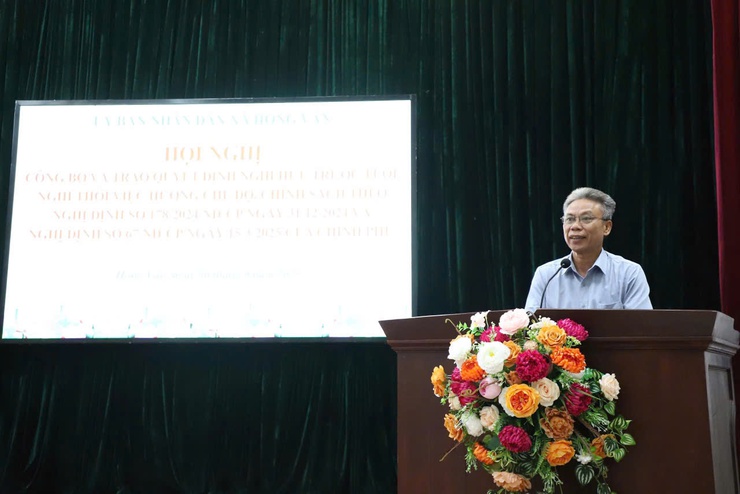 ĐẢNG UỶ - UBND XÃ HỒNG VÂN CÔNG BỐ VÀ TRAO QUYẾT ĐỊNH CHO CÁN BỘ CÔNG CHỨC, VIÊN CHỨC NGHỈ CHẾ ĐỘ- Ảnh 5.