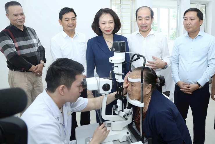 Xã Quang Minh khám, quản lý hồ sơ sức khỏe điện tử cho từng người dân- Ảnh 1.