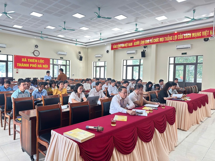 UBND xã Thiên Lộc tổ chức Hội nghị đánh giá kết quả thực hiện công tác Cải cách hành chính quý III triển khai các giải pháp cải thiện, nâng cao các Chỉ số PAR INDEX, SIPAS, PAPI năm 2025 và các năm tiếp theo trên địa bàn xã- Ảnh 2.