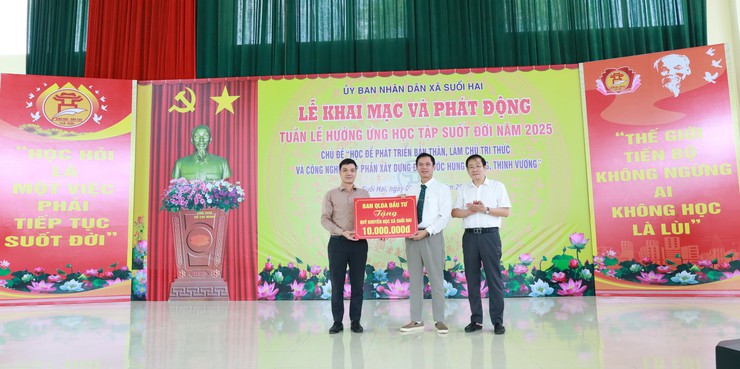 UBND xã Suối Hai đã tổ chức Lễ khai mạc “Tuần lễ hưởng ứng học tập suốt đời” năm 2025 với chủ đề “Học để phát triển bản thân, làm chủ tri thức và công nghệ, góp phần xây dựng đất nước hùng cường, thịnh vượng”- Ảnh 9.