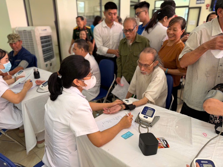 Phường Yên Sở phát động Tháng hành động vì người cao tuổi Việt Nam năm 2025- Ảnh 2.