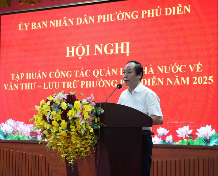 Phường Phú Diễn tổ chức tập huấn công tác quản lý nhà nước về văn thư – lưu trữ năm 2025- Ảnh 1.