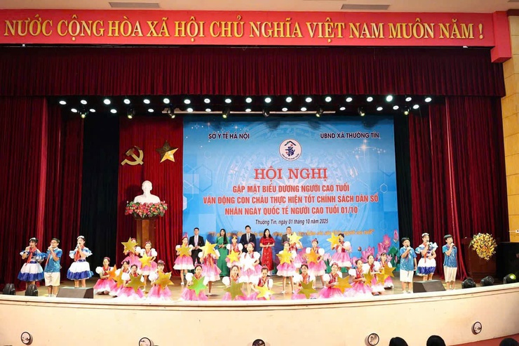 Xã Thường Tín gặp mặt, biểu dương Người cao tuổi tiêu biểu - Ảnh 9.