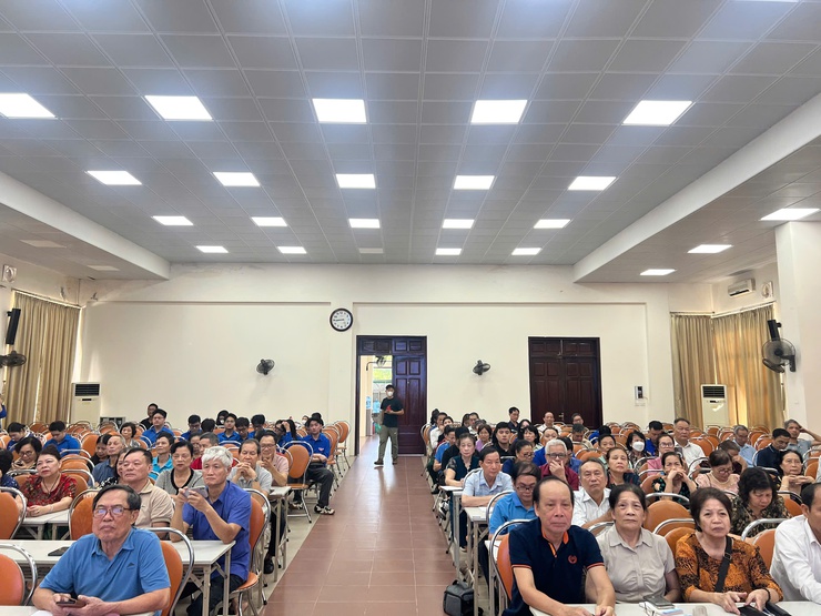 Nâng cao kỹ năng số cho hơn 600 thành viên tổ chuyển đổi số cộng đồng tại phường Kim Liên.- Ảnh 3.