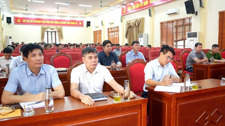 UBND xã triển khai kế hoạch đánh giá, bình xét, xét tặng các danh hiệu văn hoá trong phong trào “Toàn dân đoàn kết xây dựng đời sống văn hoá” năm 2025 - Ảnh 1.