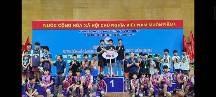 Chung kết sôi động các môn thể thao học sinh phường Việt Hưng!- Ảnh 1.