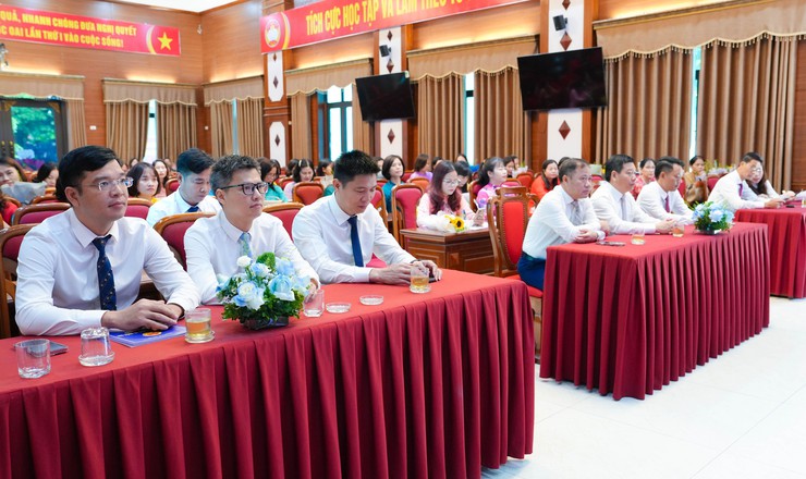 Xã Quốc Oai gặp mặt nữ cán bộ chủ chốt nhân kỷ niệm 95 năm ngày phụ nữ Việt Nam 20/10- Ảnh 1.