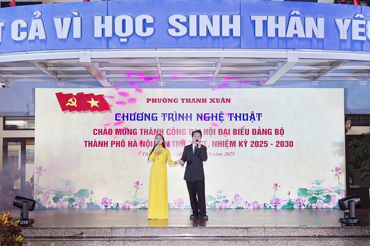 Đêm nghệ thuật chào mừng thành công Đại hội Đảng bộ thành phố Hà Nội lần thứ XVIII- Ảnh 7.