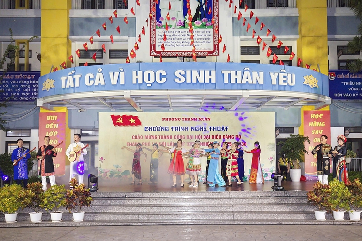 Đêm nghệ thuật chào mừng thành công Đại hội Đảng bộ thành phố Hà Nội lần thứ XVIII- Ảnh 3.