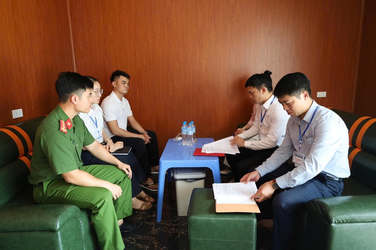 Xã Quảng Oai tăng cường kiểm tra hoạt động kinh doanh dịch vụ karaoke trên địa bàn- Ảnh 1.