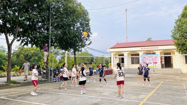 Chi hội Phụ nữ thôn Vân Lôi sôi nổi giao lưu bóng chuyền kỷ niệm Ngày thành lập Hội LHPN Việt Nam và Ngày Phụ nữ Việt Nam 20/10- Ảnh 5.