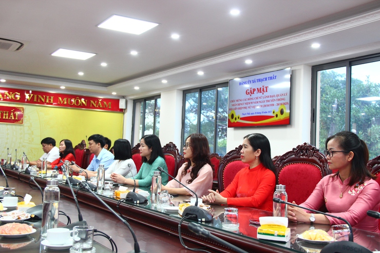 ĐẢNG ỦY XÃ THẠCH THẤT GẶP MẶT CHÚC MỪNG CÁC ĐỒNG CHÍ NỮ LÃNH ĐẠO, QUẢN LÝ NHÂN KỶ NIỆM 95 NĂM NGÀY THÀNH LẬP HỘI LIÊN HIỆP PHỤ NỮ VIỆT NAM (20/10/1930 – 20/10/2025)- Ảnh 3.