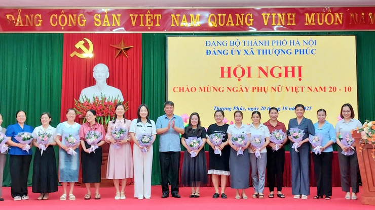 Đảng ủy xã Thượng Phúc gặp mặt kỷ niệm 95 năm ngày Phụ nữ Việt Nam 20/10- Ảnh 2.