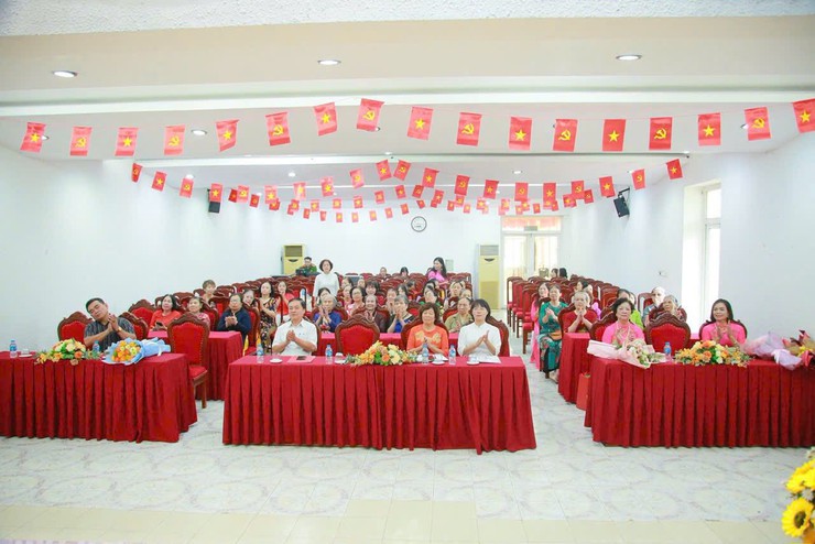 CÁC CHI HỘI PHỤ NỮ PHƯỜNG LÁNG NÔ NỨC TỔ CHỨC HOẠT ĐỘNG KỶ NIỆM 95 NĂM NGÀY THÀNH LẬP HỘI LIÊN HIỆP PHỤ NỮ VIỆT NAM (20/10/1930 – 20/10/2025)- Ảnh 5.