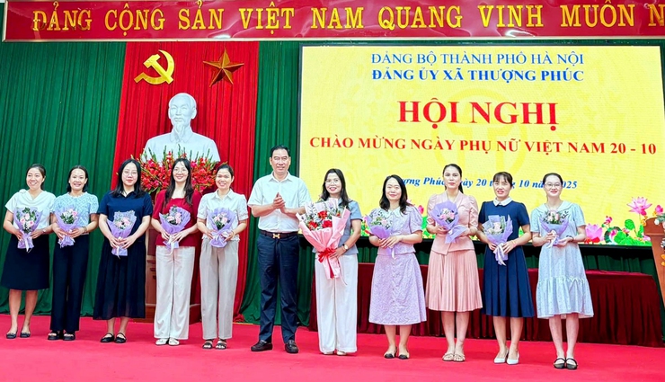 Đảng ủy xã Thượng Phúc gặp mặt kỷ niệm 95 năm ngày Phụ nữ Việt Nam 20/10- Ảnh 1.