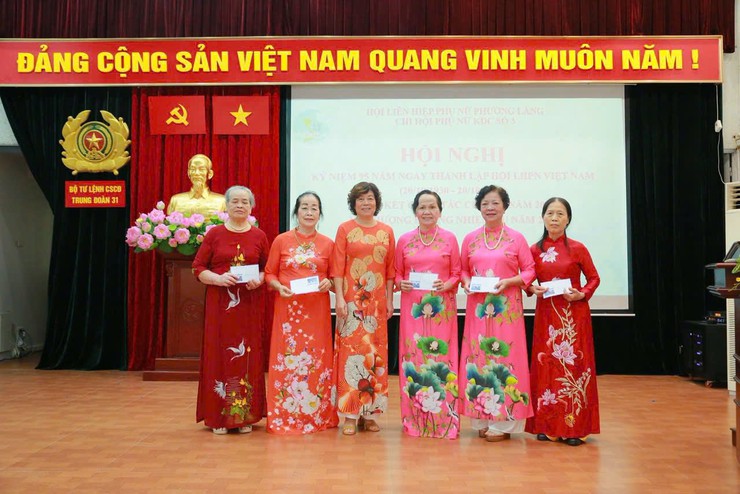 CÁC CHI HỘI PHỤ NỮ PHƯỜNG LÁNG NÔ NỨC TỔ CHỨC HOẠT ĐỘNG KỶ NIỆM 95 NĂM NGÀY THÀNH LẬP HỘI LIÊN HIỆP PHỤ NỮ VIỆT NAM (20/10/1930 – 20/10/2025)- Ảnh 8.