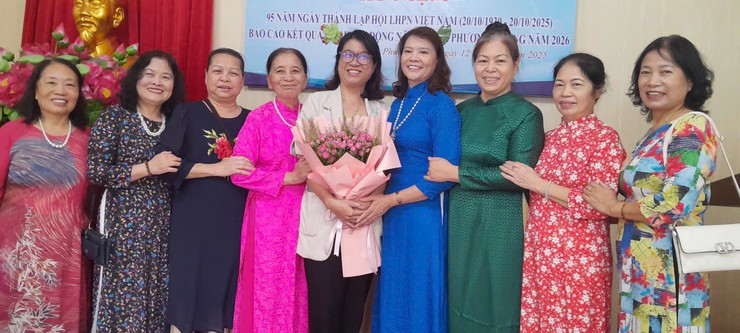 CÁC CHI HỘI PHỤ NỮ PHƯỜNG LÁNG NÔ NỨC TỔ CHỨC HOẠT ĐỘNG KỶ NIỆM 95 NĂM NGÀY THÀNH LẬP HỘI LIÊN HIỆP PHỤ NỮ VIỆT NAM (20/10/1930 – 20/10/2025)- Ảnh 4.