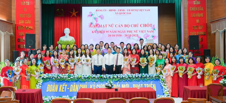 Xã Quốc Oai gặp mặt nữ cán bộ chủ chốt nhân kỷ niệm 95 năm ngày phụ nữ Việt Nam 20/10- Ảnh 6.