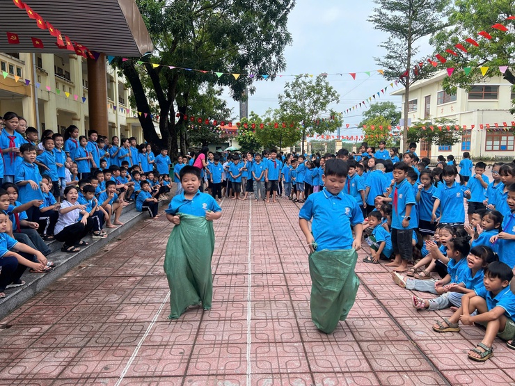 Các trường học trên địa bàn xã Phú Xuyên sôi nổi tổ chức hoạt động thể dục thể thao chào mừng Đại hội Thể dục thể thao xã lần thứ I năm 2025- Ảnh 12.