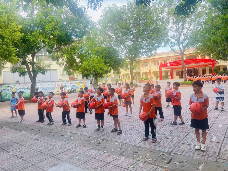 Các trường học trên địa bàn xã Phú Xuyên sôi nổi tổ chức hoạt động thể dục thể thao chào mừng Đại hội Thể dục thể thao xã lần thứ I năm 2025- Ảnh 17.