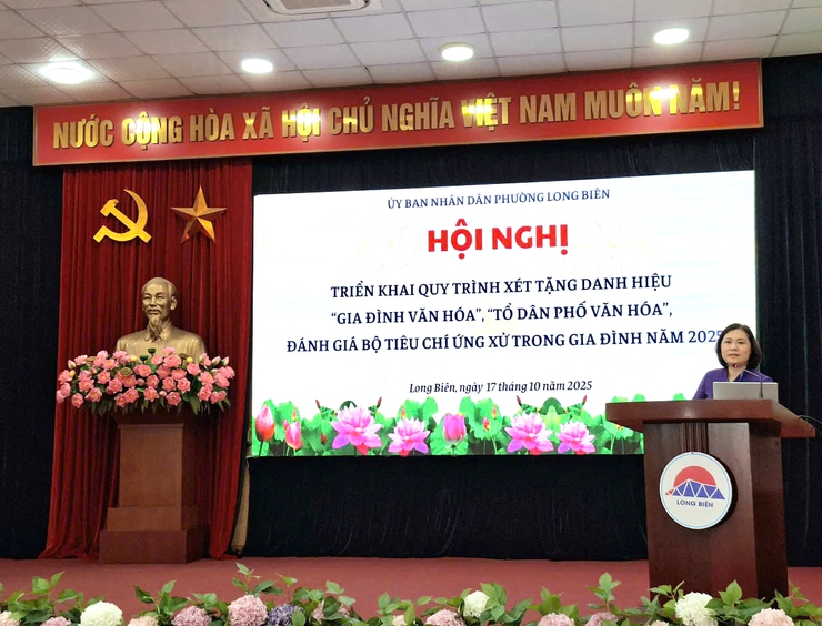 Phường Long Biên triển khai quy trình xét tặng danh hiệu Gia đình văn hóa, Tổ dân phố văn hóa, kết quả thực hiện Bộ quy tắc ứng xử trong gia đình năm 2025- Ảnh 2.