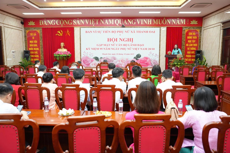 Thanh Oai gặp mặt nữ cán bộ lãnh đạo nhân dịp kỷ niệm 95 năm Ngày thành lập Hội LHPN Việt Nam- Ảnh 1.