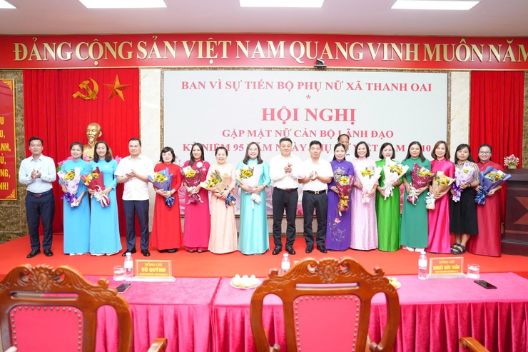 Thanh Oai gặp mặt nữ cán bộ lãnh đạo nhân dịp kỷ niệm 95 năm Ngày thành lập Hội LHPN Việt Nam- Ảnh 4.