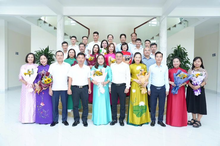 Thanh Oai gặp mặt nữ cán bộ lãnh đạo nhân dịp kỷ niệm 95 năm Ngày thành lập Hội LHPN Việt Nam- Ảnh 5.