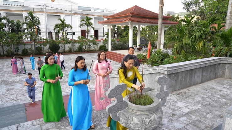 CÔNG ĐOÀN XÃ THANH OAI DÂNG HƯƠNG TƯỞNG NIỆM CÁC ANH HÙNG LIỆT SĨ TRƯỚC THỀM ĐẠI HỘI CÔNG ĐOÀN LẦN THỨ I, NHIỆM KỲ 2025–2030- Ảnh 3.