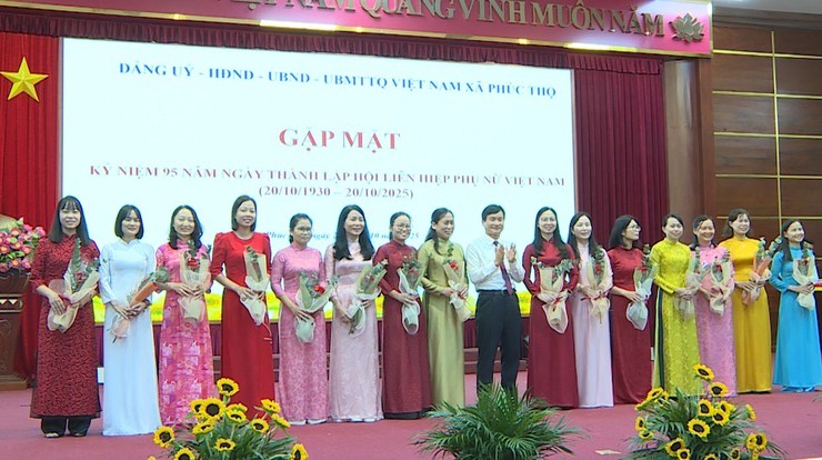 Xã Phúc Thọ tổ chức gặp mặt kỷ niệm 95 năm Ngày thành lập Hội Liên hiệp Phụ nữ Việt Nam (20/10/1930 – 20/10/2025)- Ảnh 5.