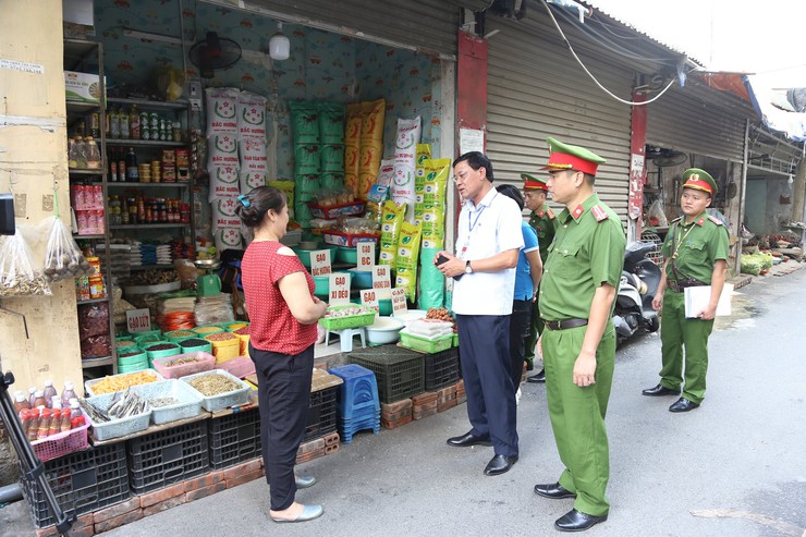 Khương Đình: Quyết liệt trong chỉ đạo, đồng lòng trong thực hiện trật tự đô thị- Ảnh 13.