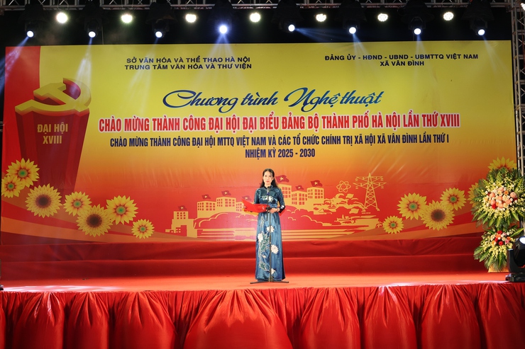 CHƯƠNG TRÌNH NGHỆ THUẬT CHÀO MỪNG THÀNH CÔNG ĐẠI HỘI ĐẢNG BỘ THÀNH PHỐ HÀ NỘI LẦN THỨ XVIII- Ảnh 1.