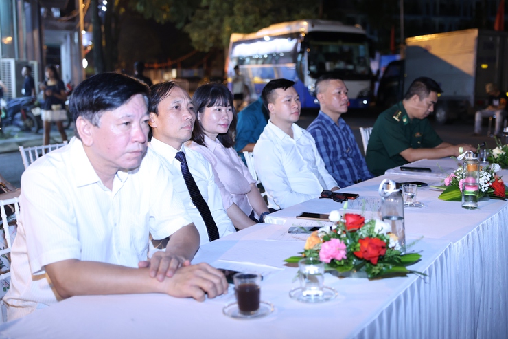 CHƯƠNG TRÌNH NGHỆ THUẬT CHÀO MỪNG THÀNH CÔNG ĐẠI HỘI ĐẢNG BỘ THÀNH PHỐ HÀ NỘI LẦN THỨ XVIII- Ảnh 4.