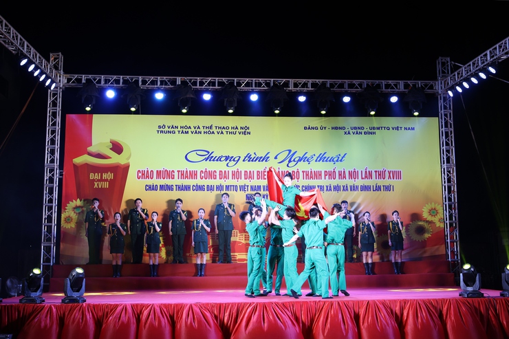 CHƯƠNG TRÌNH NGHỆ THUẬT CHÀO MỪNG THÀNH CÔNG ĐẠI HỘI ĐẢNG BỘ THÀNH PHỐ HÀ NỘI LẦN THỨ XVIII- Ảnh 7.